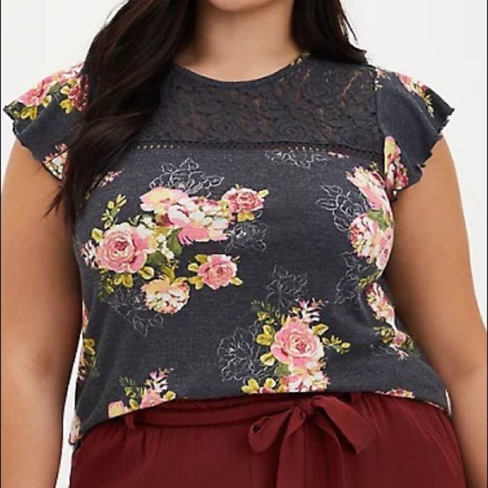 TORRID GREY FLORAL LACE‎ RIBBED SMOCK TOP